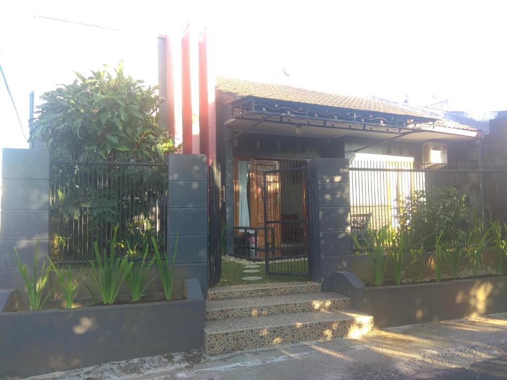 Endah Homestay Syariah - Casa De Tres Dormitorios
