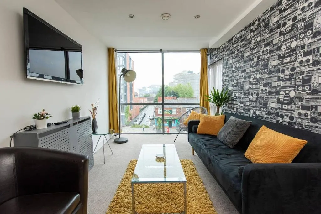 Trendy 2BD Chapel St Flat by GuestReady, Manchester, Marea Britanie