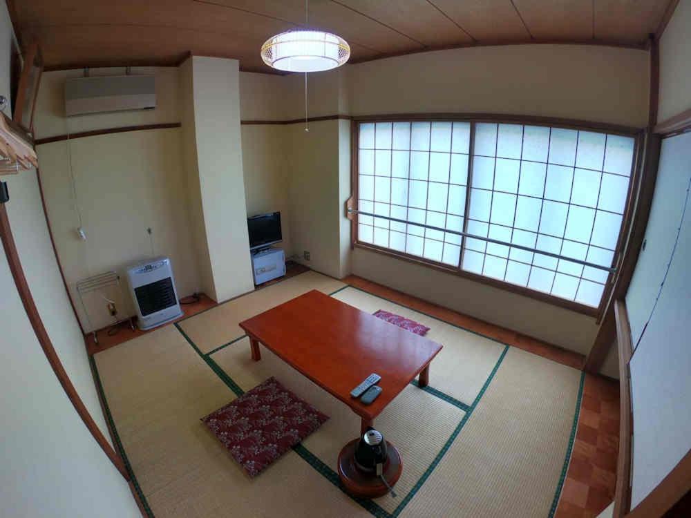 Yuzawa Ski House - Standaard Twin Room Met Gedeelde Badkamer