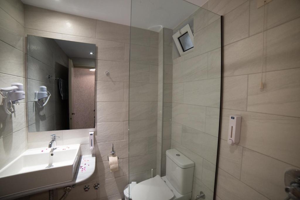 Koupelna v ubytování Hotel Alkionis