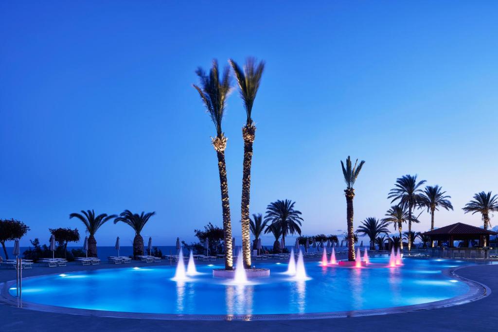 Bazén v ubytování Rodos Princess Beach Hotel nebo v jeho okolí