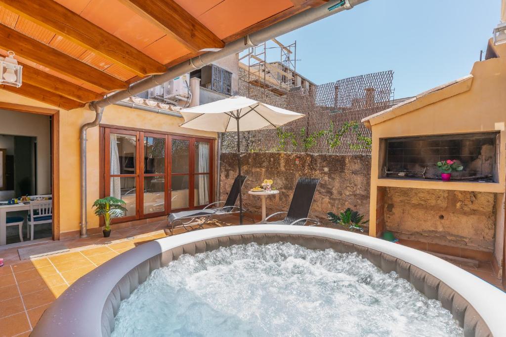 Patio nebo venkovní prostory v ubytování Holiday Home S'Arraval