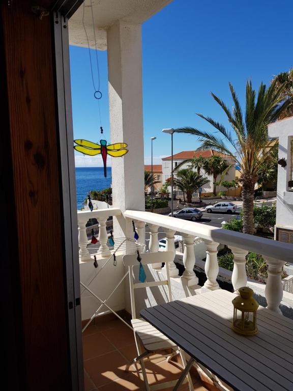 Hostales o pensiones THE DRAGONFLY Dream Private Loft 100m Beach! en Candelaria, Tenerife