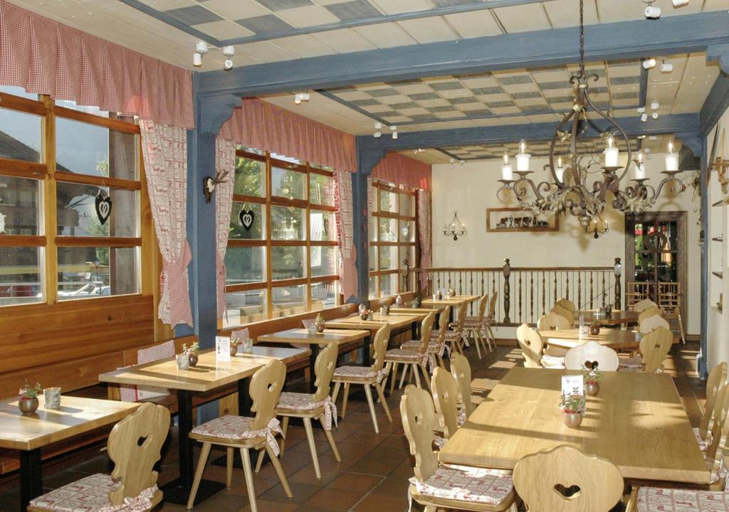 Restaurace v ubytování Hotel Kreuz Lenk