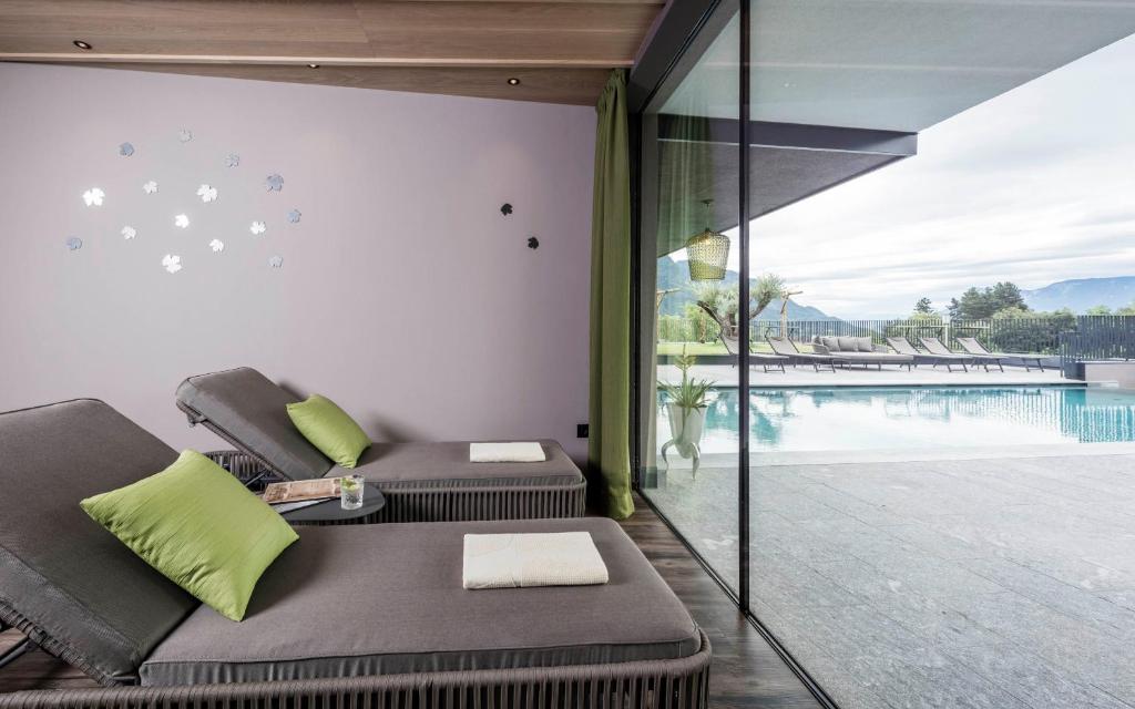Bazén v ubytování Vinea - Suites nebo v jeho okolí