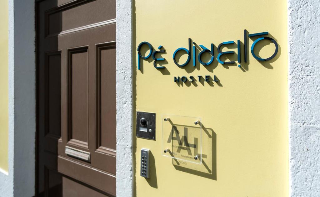 Certifikát, hodnocení, plakát nebo jiný dokument vystavený v ubytování Pé Direito