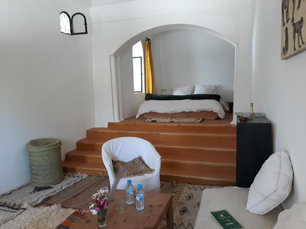 Postel nebo postele na pokoji v ubytování la fromagerie essaouira