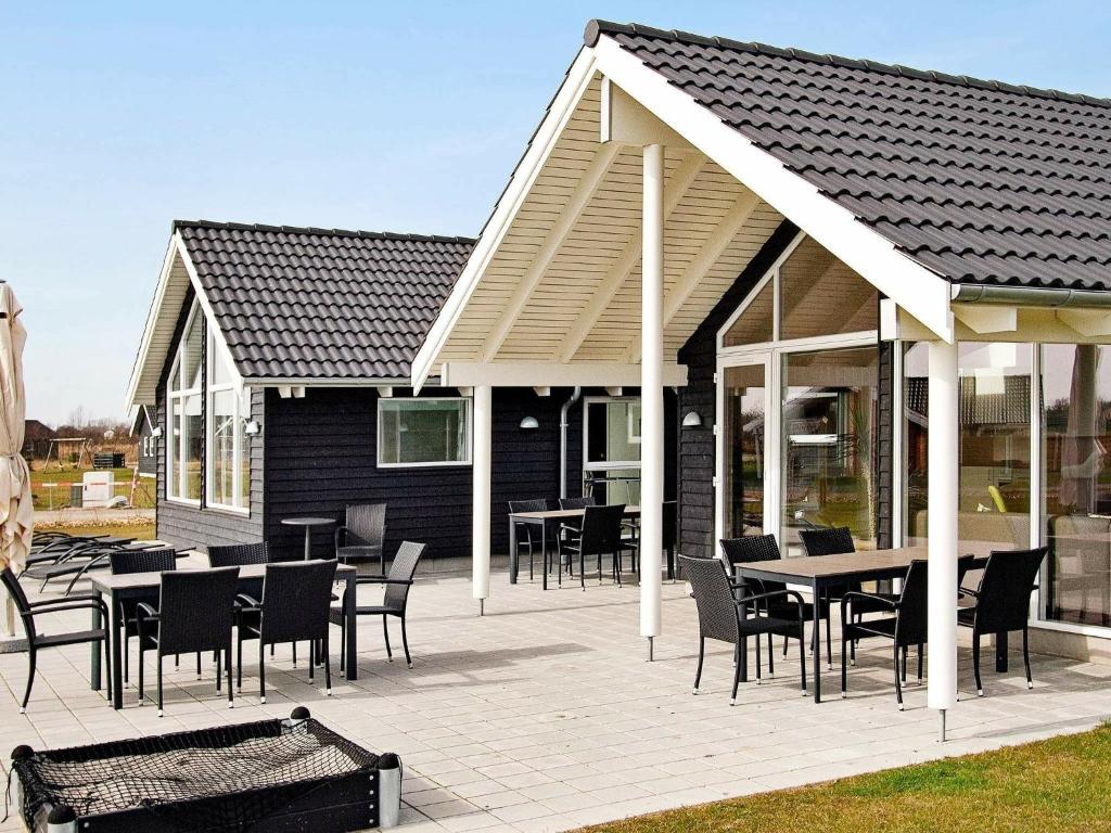 Gallery image of 14 person holiday home in Idestrup in Marielyst