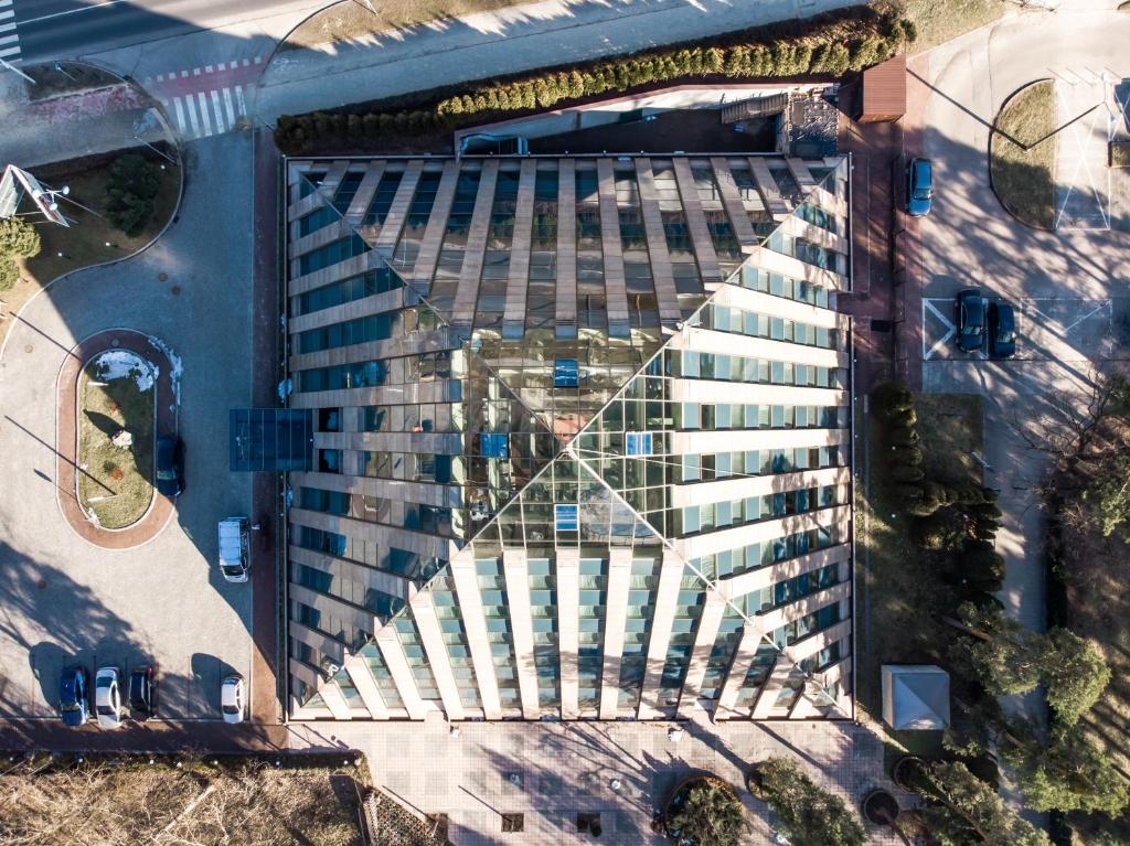 Letecký snímek ubytování Piramida Park Hotel & Wellness