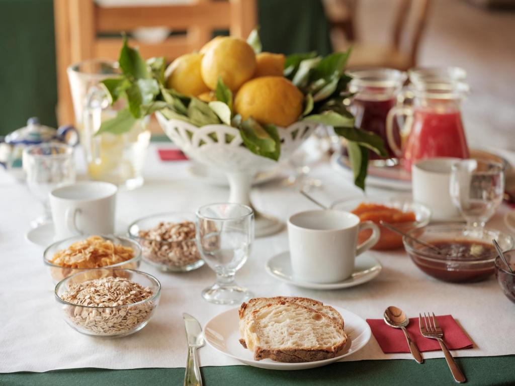 Jedlo v ubytovaní bed & breakfast alebo blízkom okolí