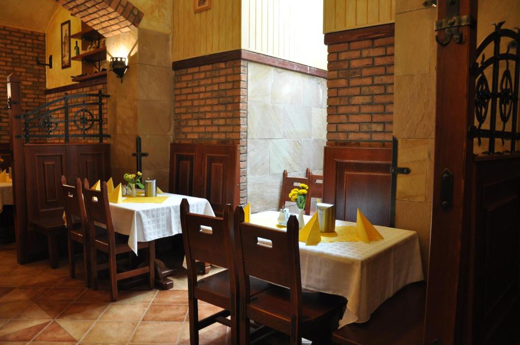 Restauracja lub miejsce do jedzenia w obiekcie Hotel Dar