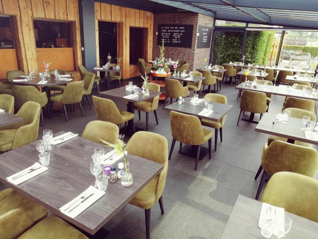 Restoran või mõni muu söögikoht majutusasutuses Hotel Iselmar