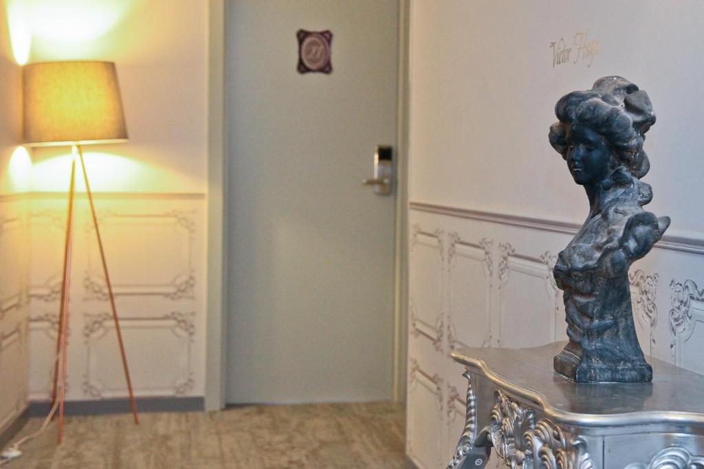 Hotel La Villa Nice Victor Hugo - Resim 28