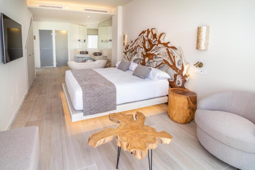 Zahara Beach & Spa by QHotels - Adults Recommendedにあるベッド