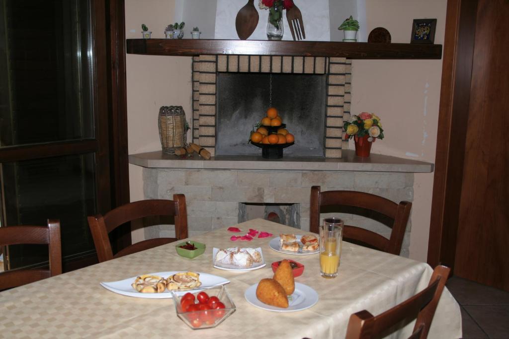 Jedlo v ubytovaní bed & breakfast alebo blízkom okolí