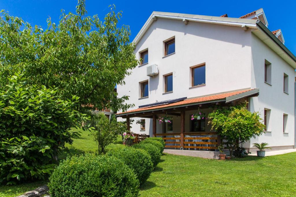 Zahrada ubytování Breza Guesthouse