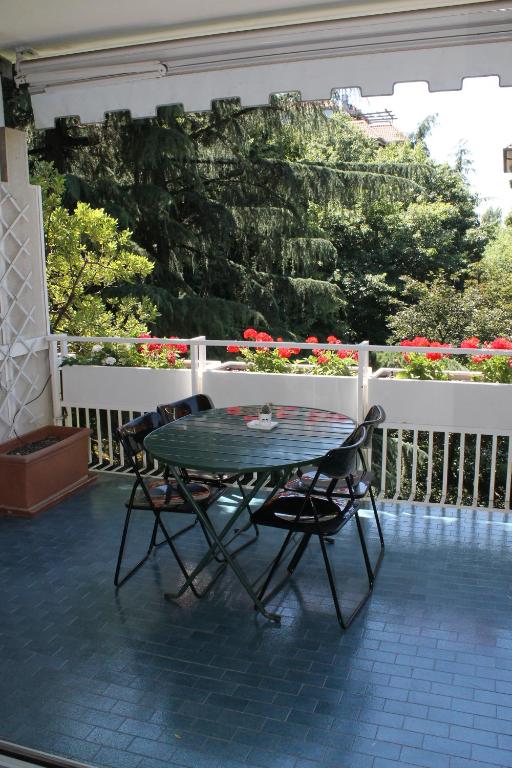 Balkón alebo terasa v ubytovaní CaseOspitali - Casa Alberata, trilocale nel verde a pochi minuti dal San Raffaele