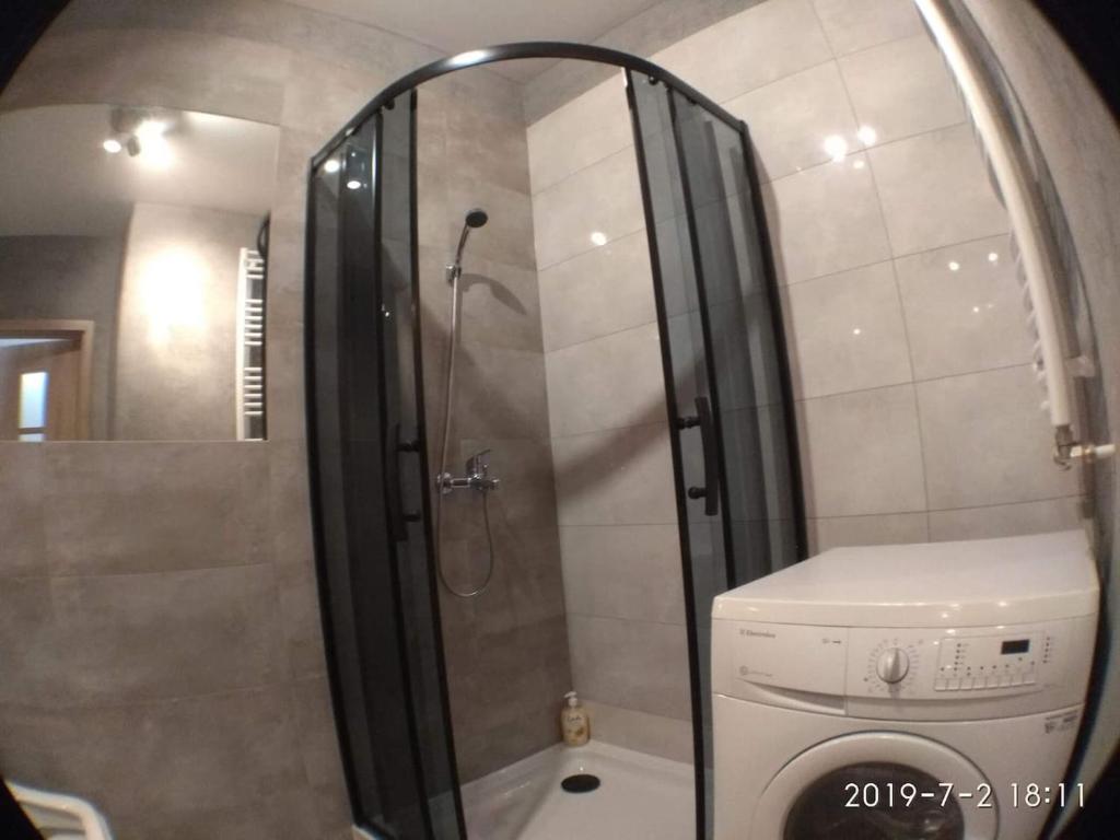 Kúpeľňa v ubytovaní 1110 Śmiałego 39 - Tanie Pokoje w Apartamencie - samodzielne zameldowanie - self check in