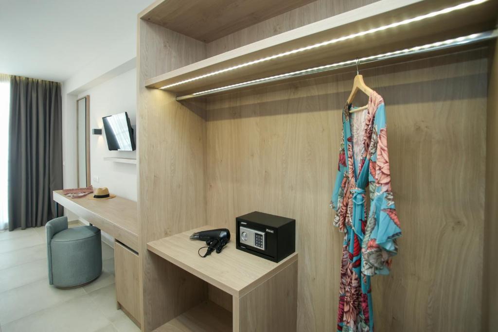 TV a/nebo společenská místnost v ubytování Ellin Hotel & Spa