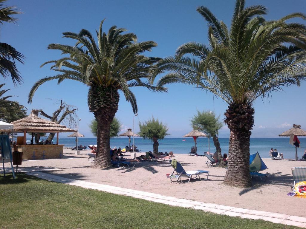 Three Stars Beach Hotel 