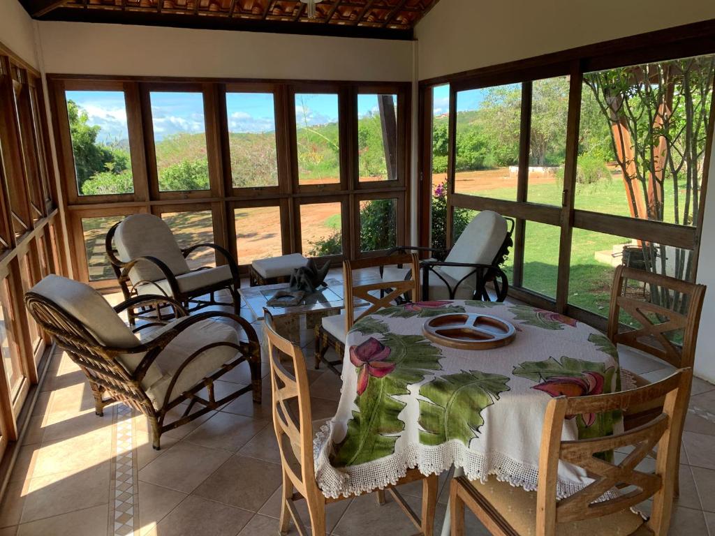  Luxuosa Casa de 600m2 na Serra
