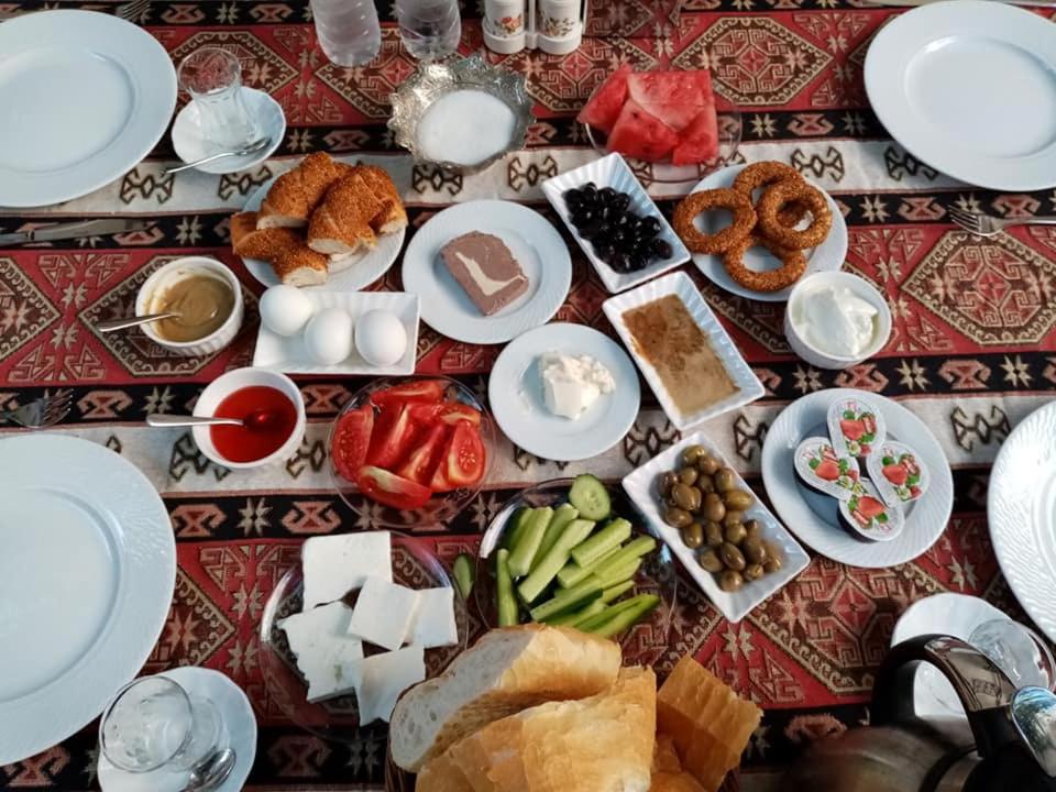 Các lựa chọn bữa sáng cho khách tại ŞarkÇırağan Konak Boutique Hotel