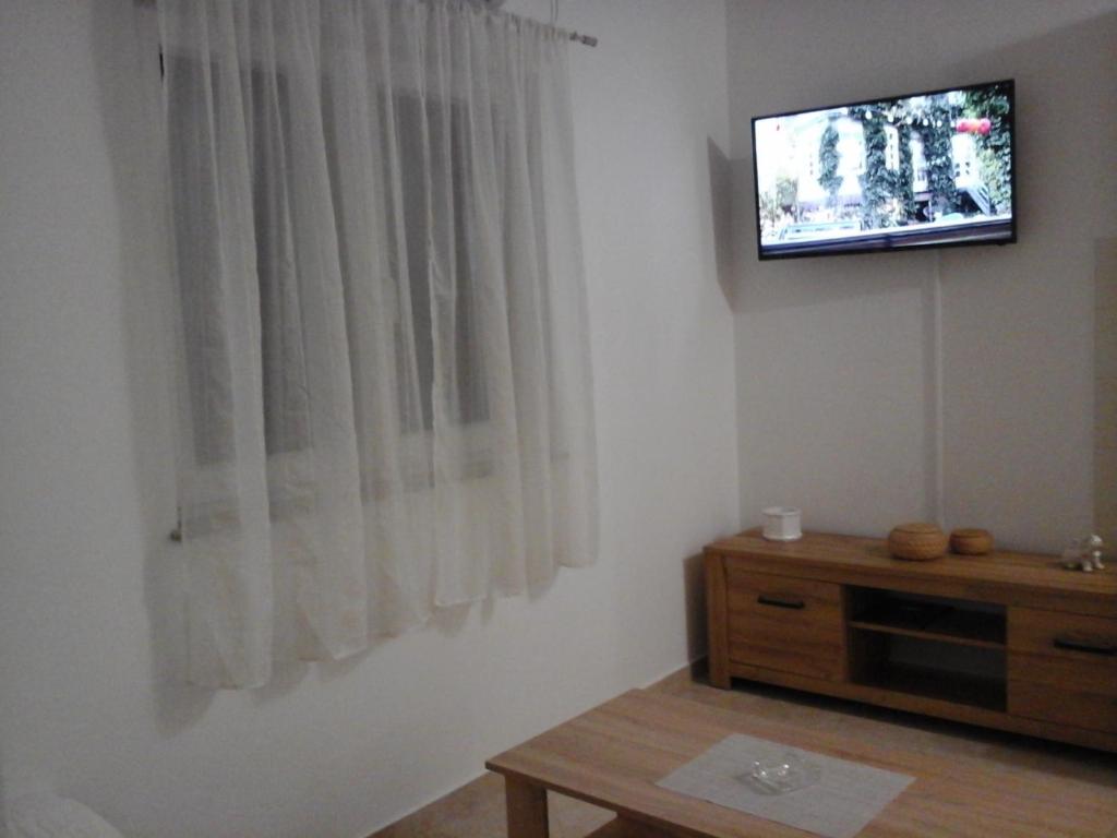 TV a/nebo společenská místnost v ubytování Apartman Krešo i Niko