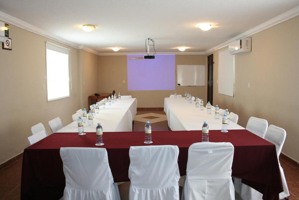 Konferenční prostory v ubytování Del Marques Hotel and Suites