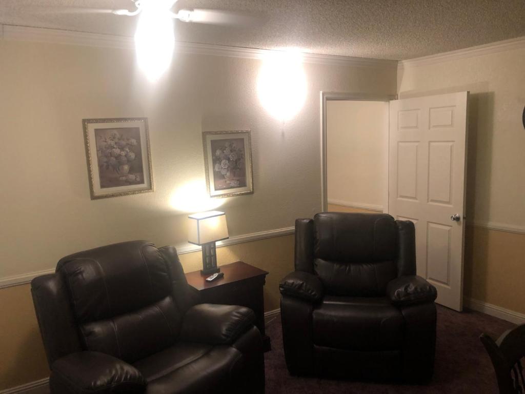 National 9 Inn - Executive Suite
