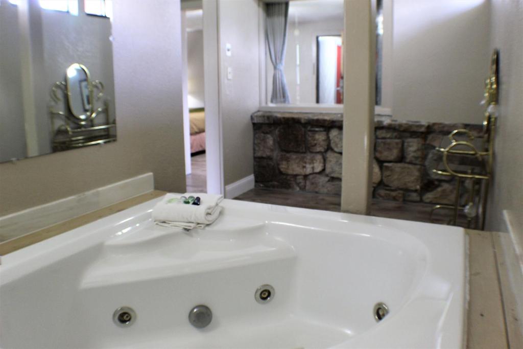 Fabulous Chalet Inn photo