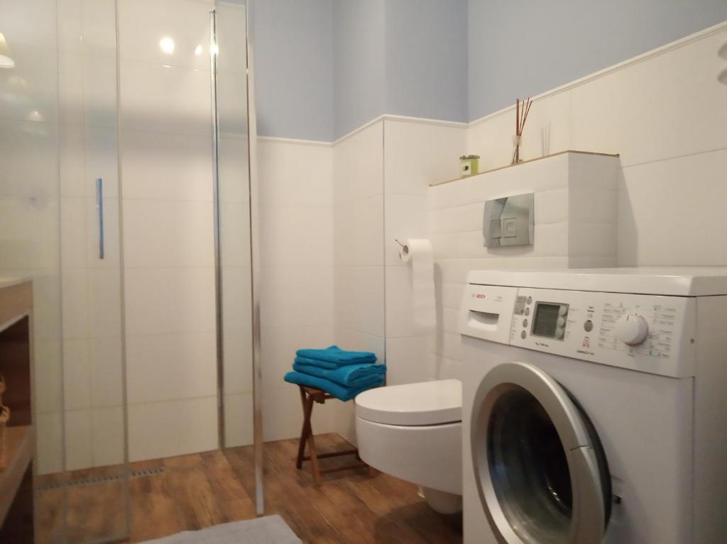Fotografia z galérie ubytovania Przytulny apartament blisko Motławy i Neptuna z miejscem w garażu gratis v destinácii Gdansk