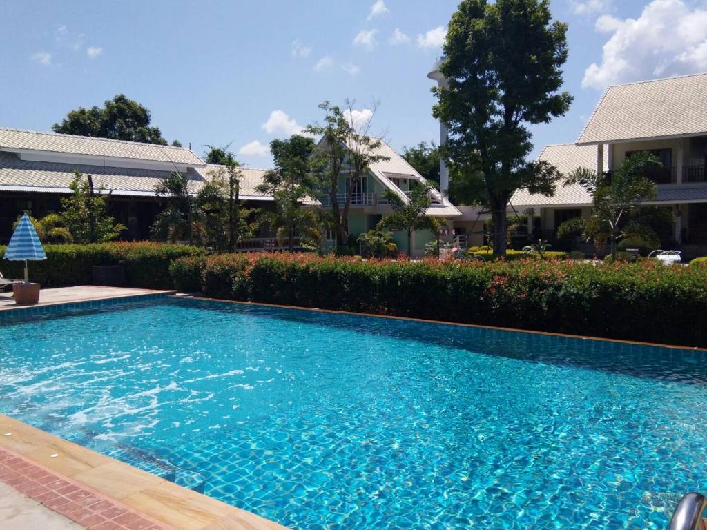 Bazén v ubytování Scent of Sukhothai Resort nebo v jeho okolí