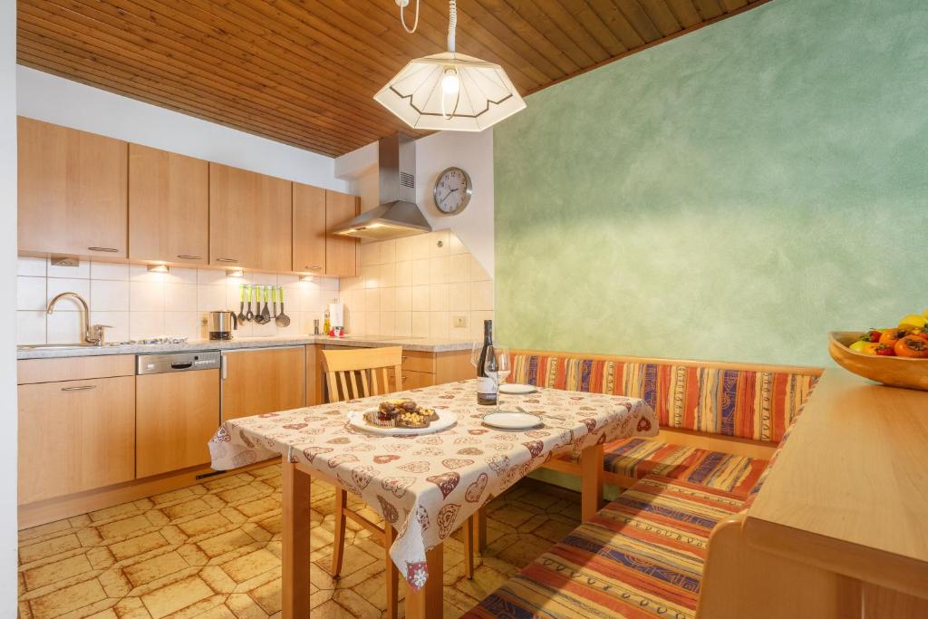 Kuchyňa alebo kuchynka v ubytovaní Residence Silvia