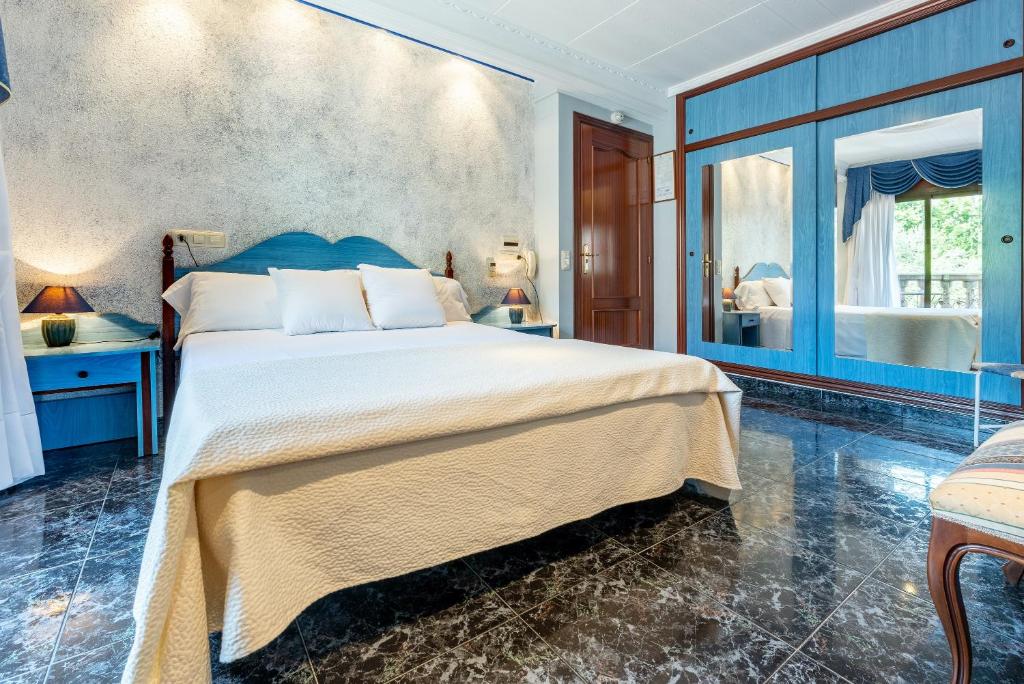 Hotel Canadá - Suite With Balcony