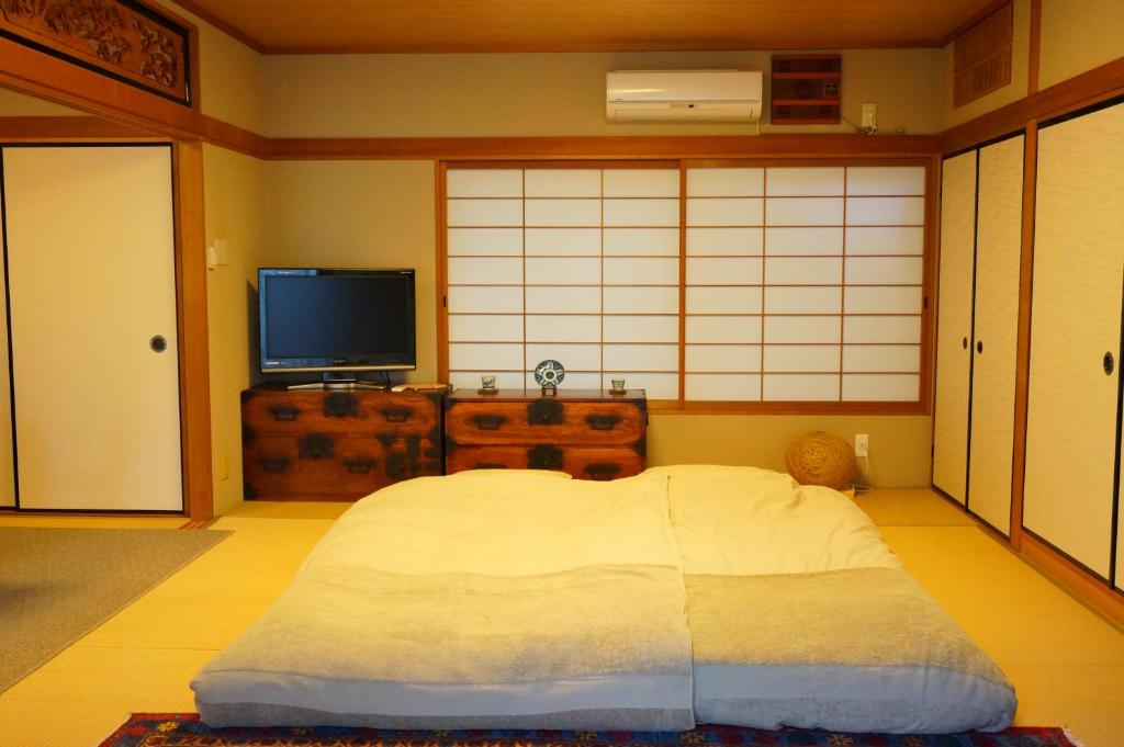 Atelier Bee's Knees Bed & Breakfast - Quadruple Room With Private Bathroom