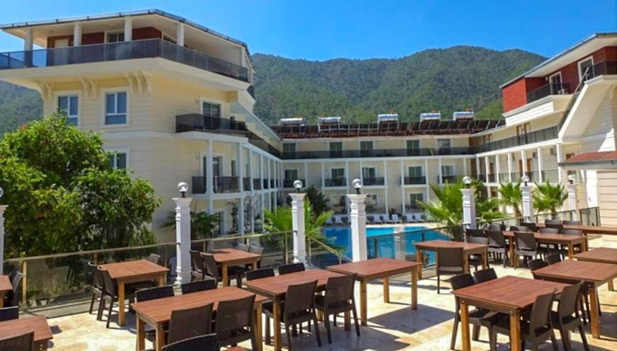 Splošen pogled na gorovje oz. razgled na gore, ki ga ponuja hotel