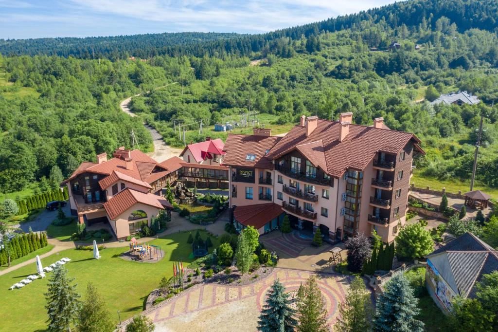 an aerial view of a large house at СПА-Готель "RESPECT" in Skhidnitsa