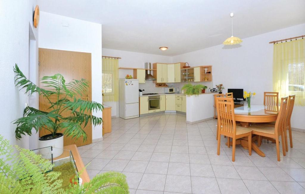 Kuchyňa alebo kuchynka v ubytovaní Villa Radosevic near Split, heated pool