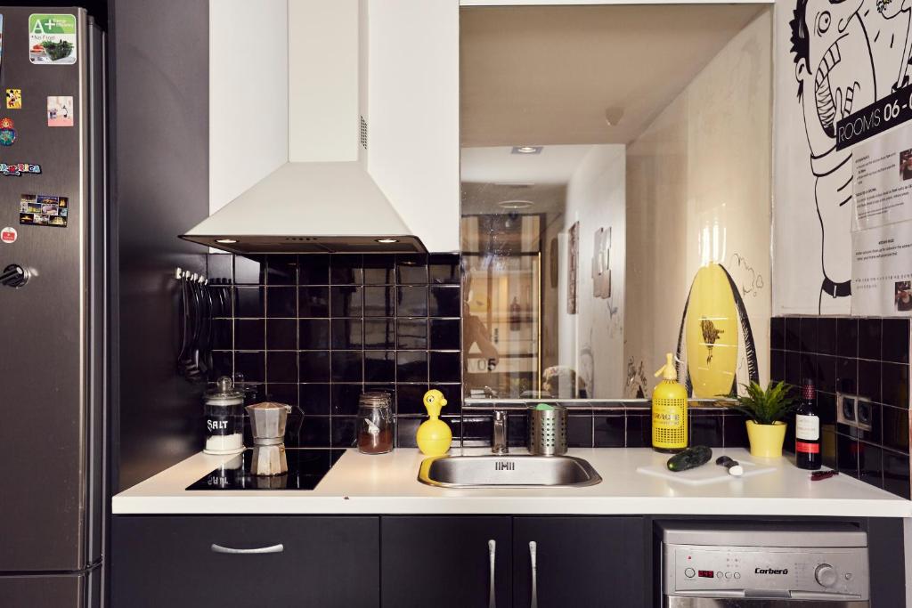 A cozinha ou cozinha compacta de Free Hostels Barcelona