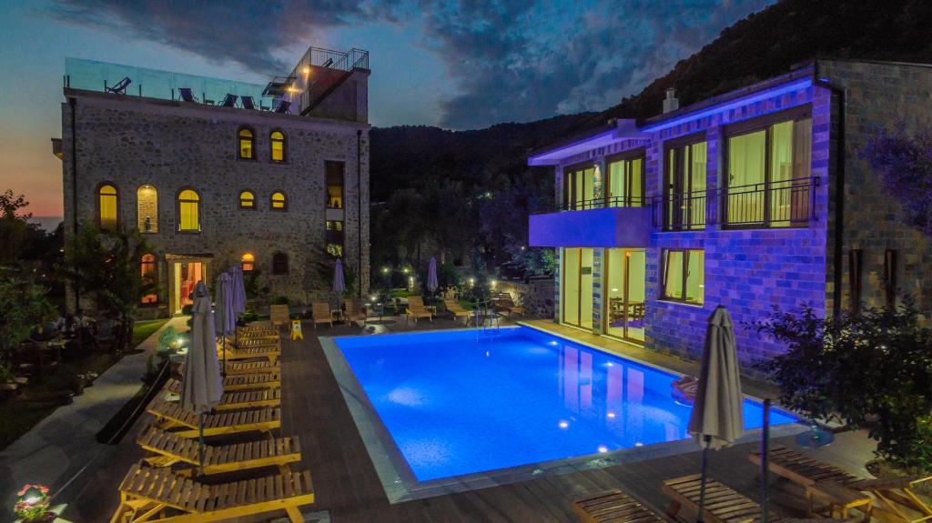 Der Swimmingpool an oder in der Nähe von Apart & Spa Beganovic
