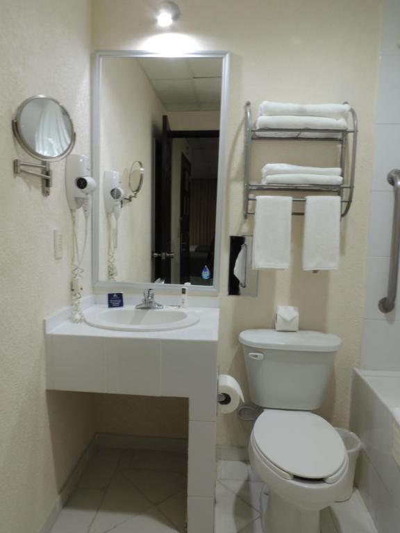 Koupelna v ubytování Best Western Real Tula Express