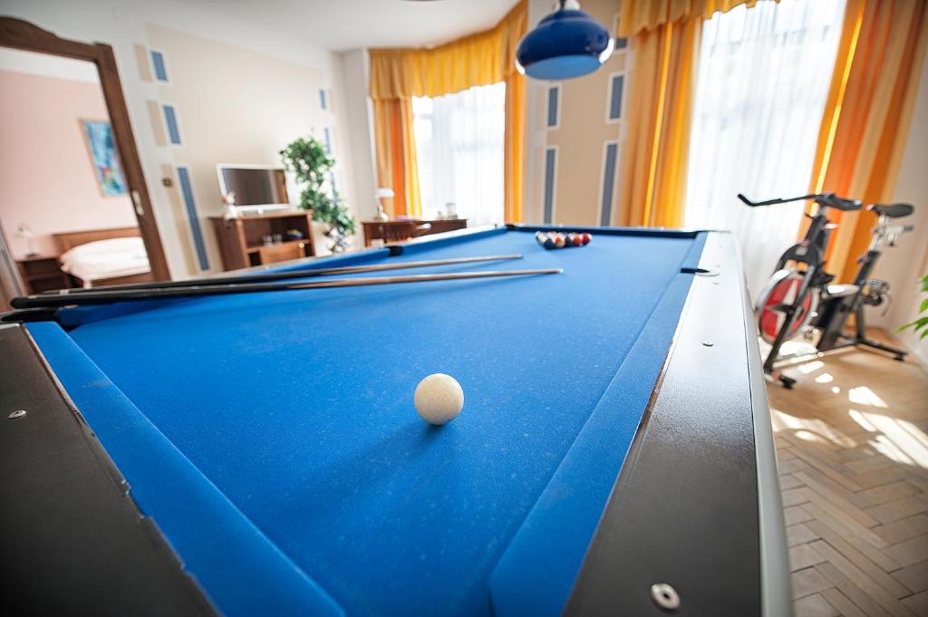 Biliár nebo kulečník v ubytování Brioni Suites