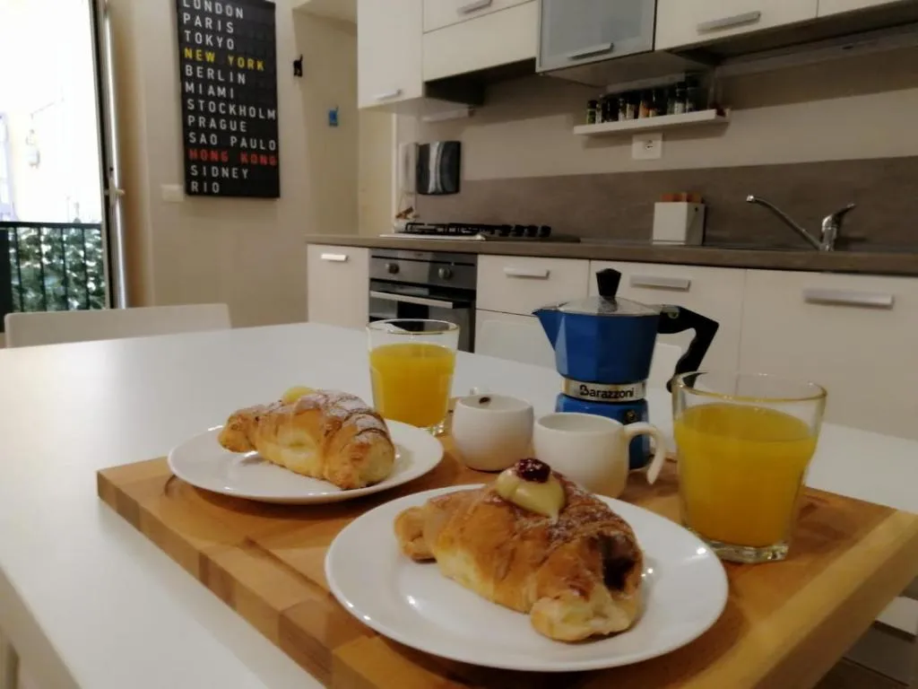 Dante Experience House, Napoli, Italia