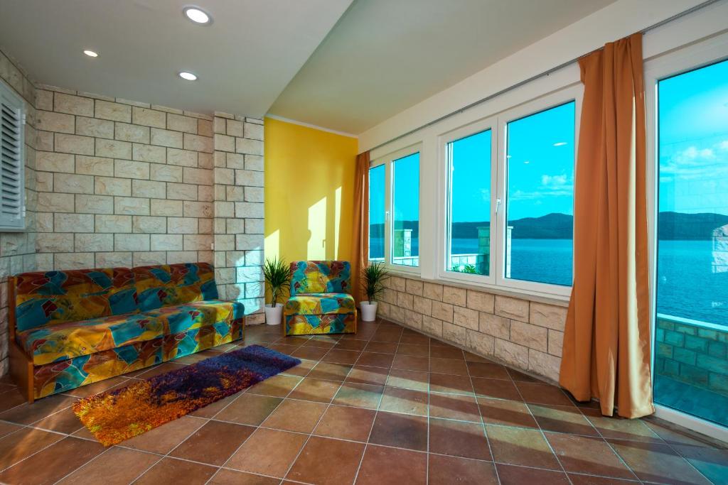 Beach Villa Ratac - 两居室公寓，带露台和海景