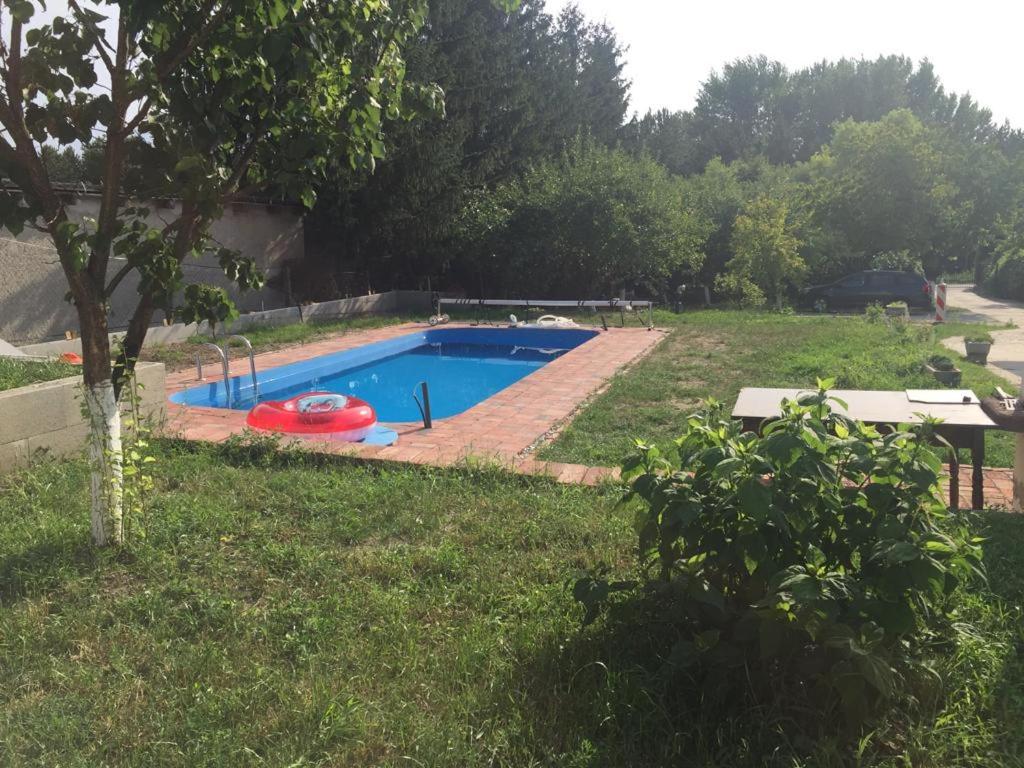 Bazén v ubytovaní Piknik Apartmant alebo v jeho blízkosti