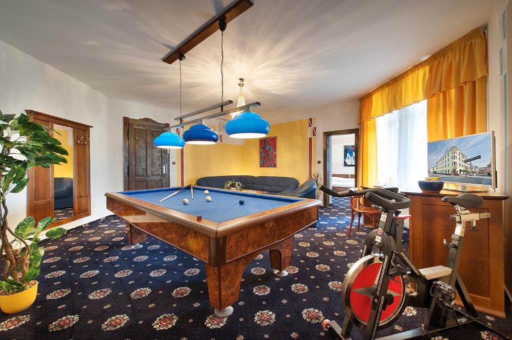 Biliár nebo kulečník v ubytování Brioni Suites