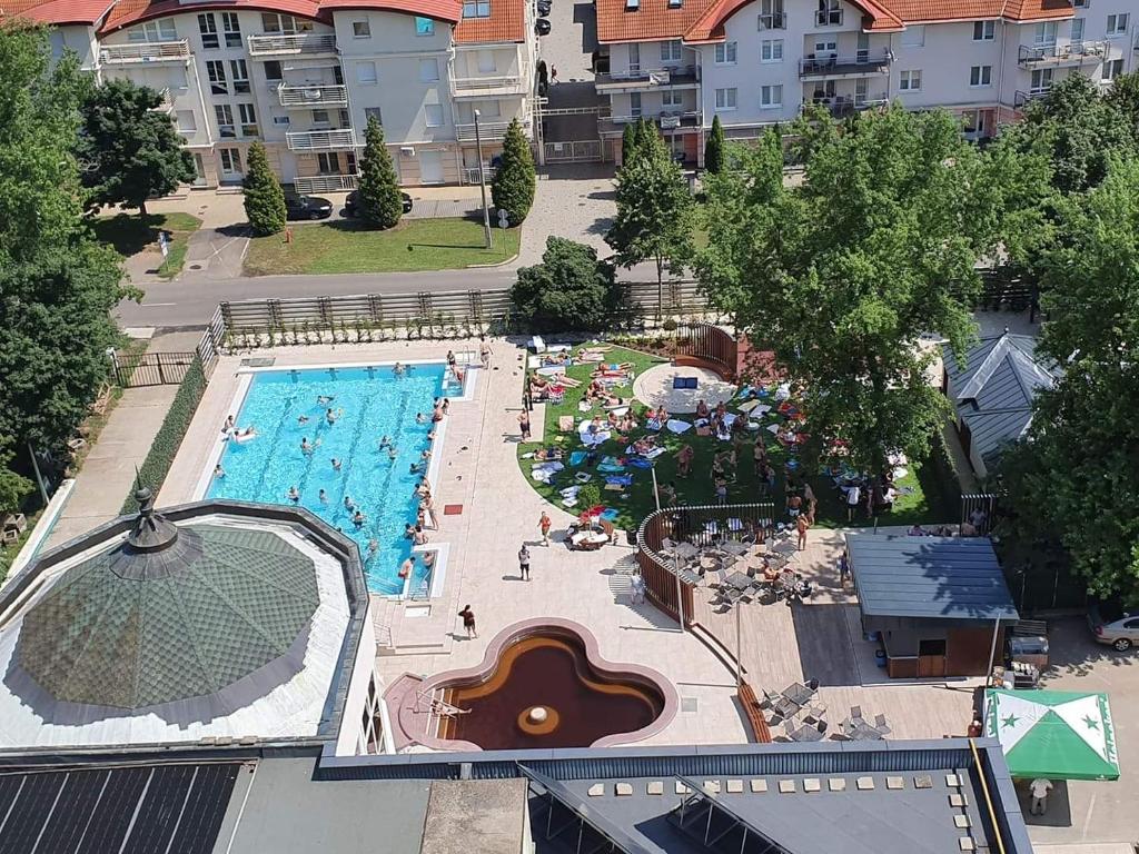 Bazén v ubytování Hotel Barátság nebo v jeho okolí