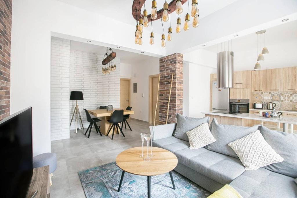 Posezení v ubytování Greek Story - Amazing new 2bed apartment in Athens