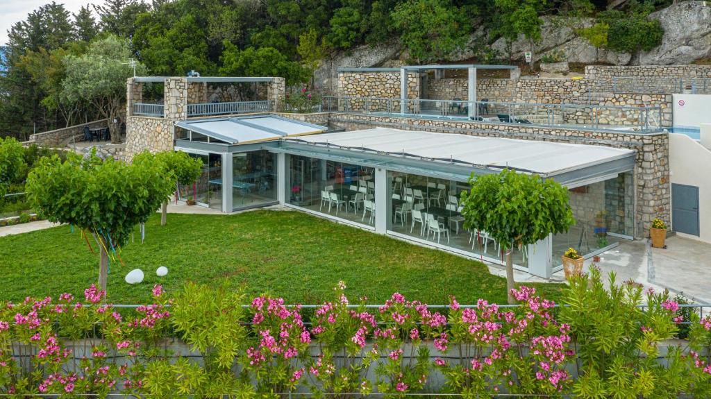 Zahrada ubytování Thealos Village aparthotel Lefkada