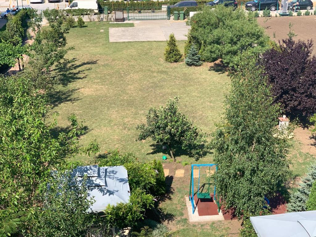 A garden outside Lilia Guest House